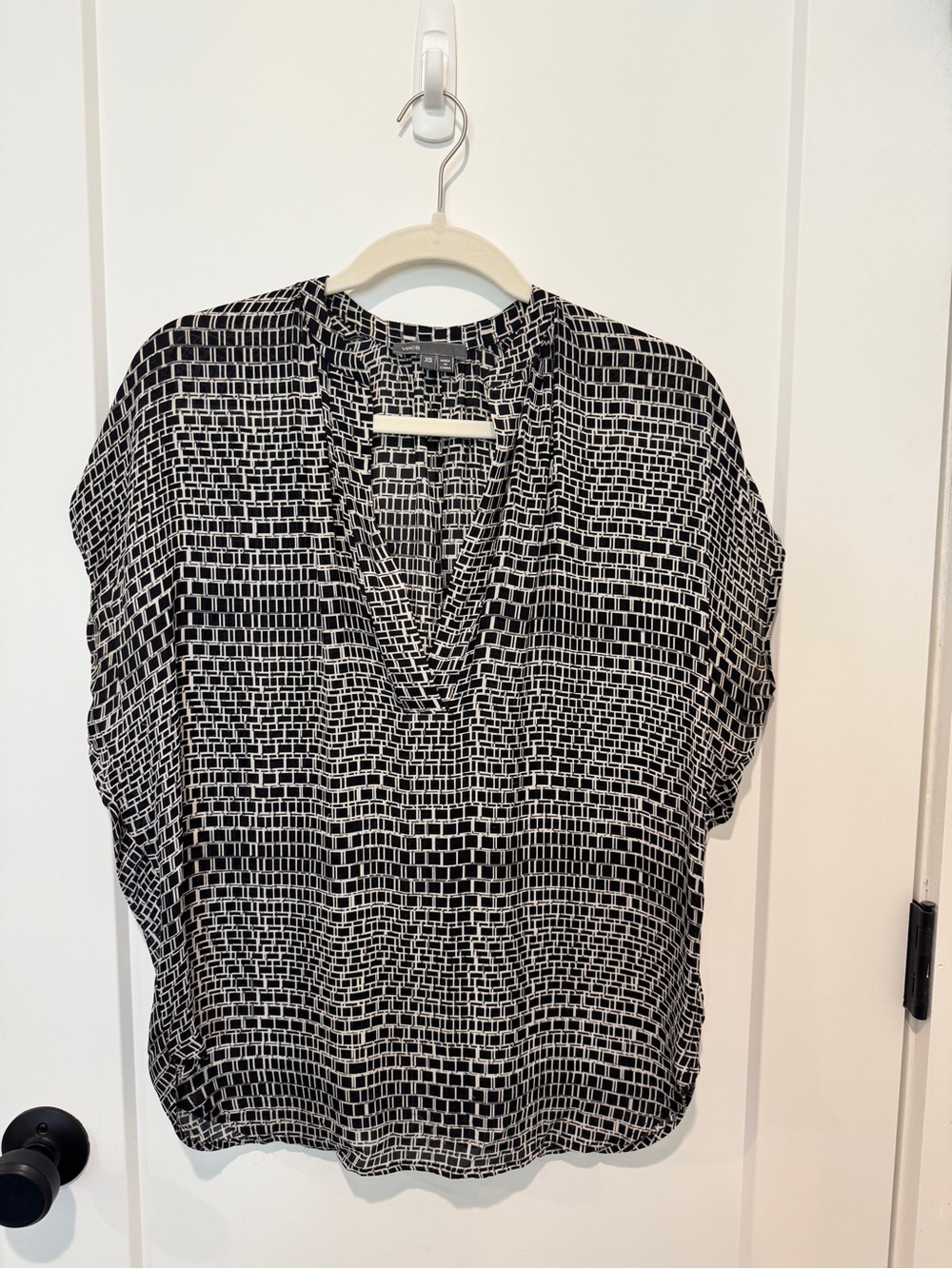 Vince Black & White Geometric V-Neck Blouse